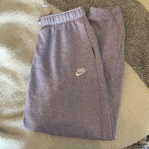 Baggy lavender Nike sweatpants size S